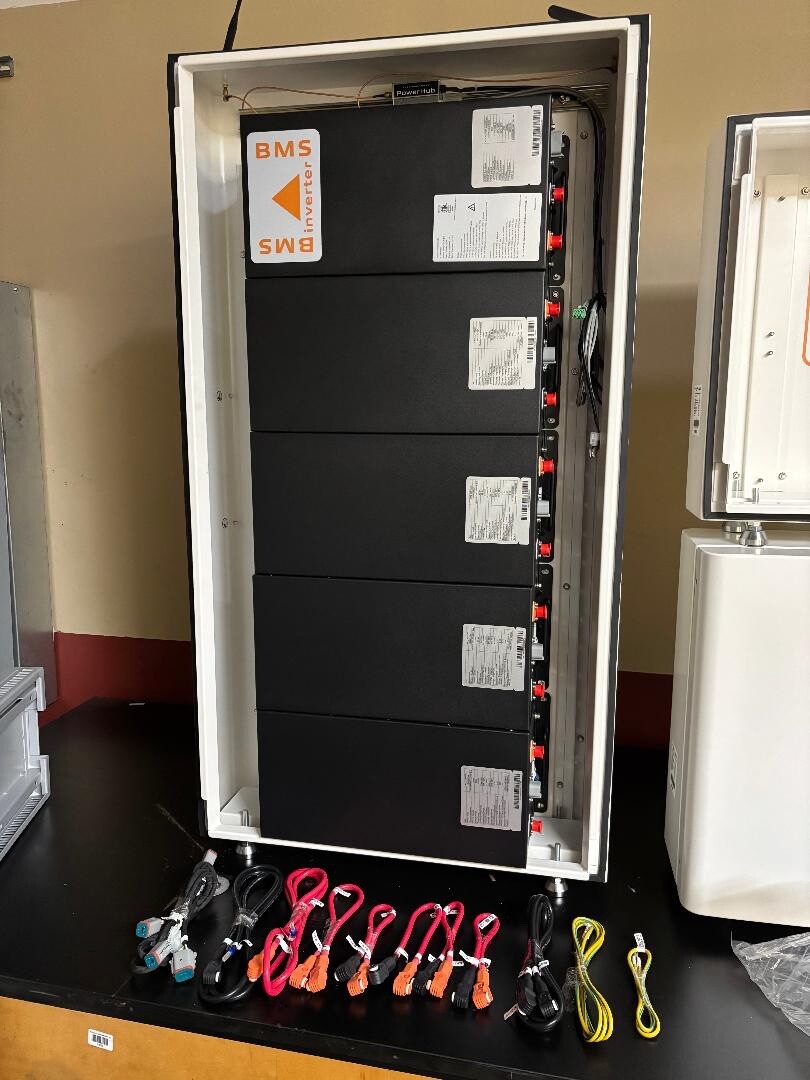 GOODWE 9600A-ES hybrid inverter(off/on Grid) w/ 20Kwh CATL Battery(LIP)