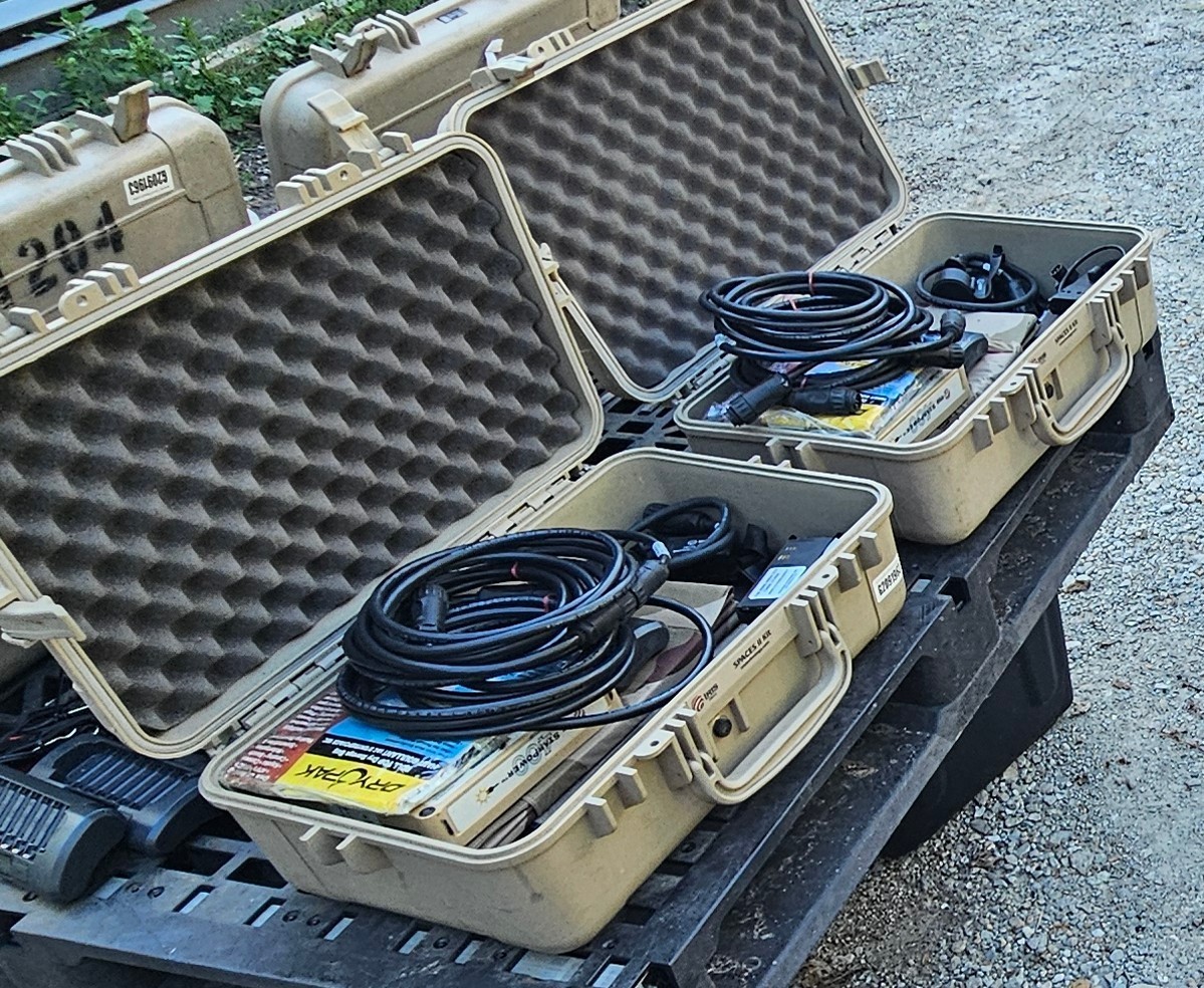 Iris Technology SPACES II Portable Military Solar Energy Field Kit 78535-103399