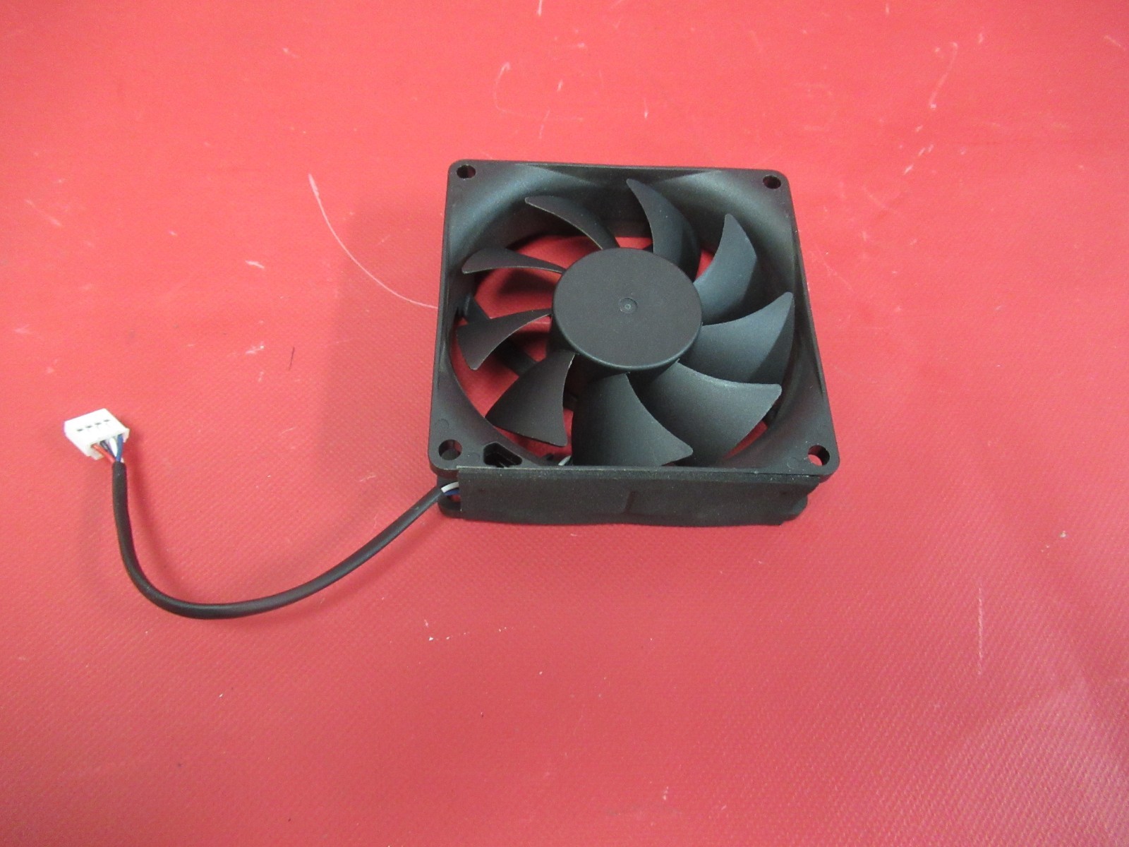 BLUETTI AC180 1800W 1152Wh Solar Portable Power Station Colling Fan Left Side !
