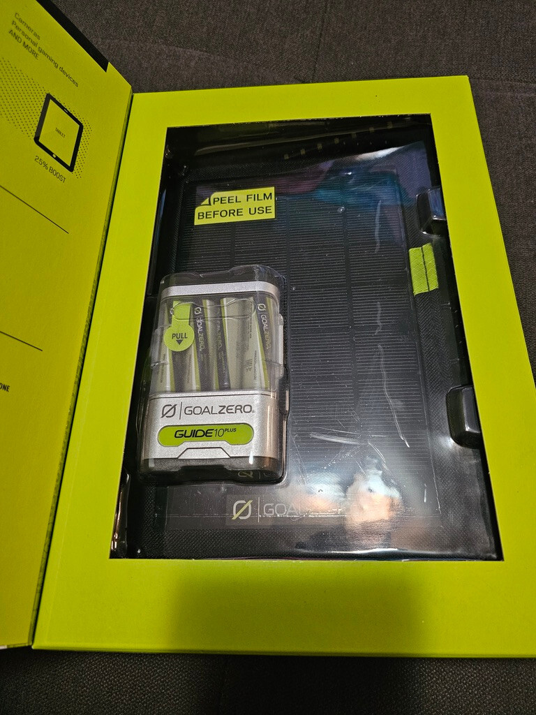 Goal Zero Guide 10 Plus Solar Charging Kit + NOMAD 7 Solar Panel NEW FREE SHIP