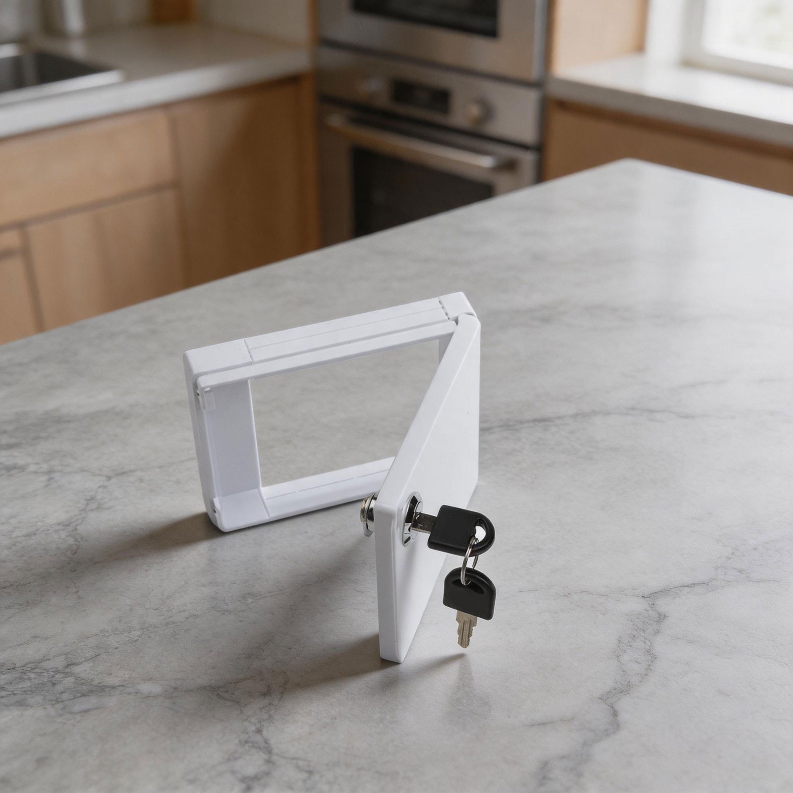 Built-in Lock Panel Waterproof Dustproof Protection Slim Profile Design