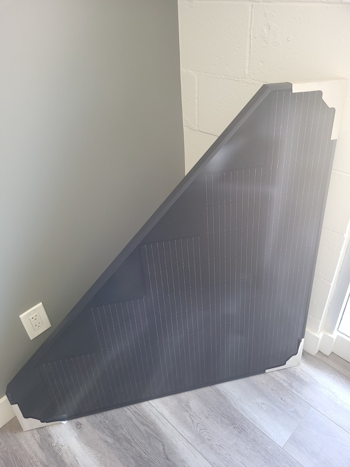 LA SOLAR 125W Triangle BLACK ON BLACK Solar Panel