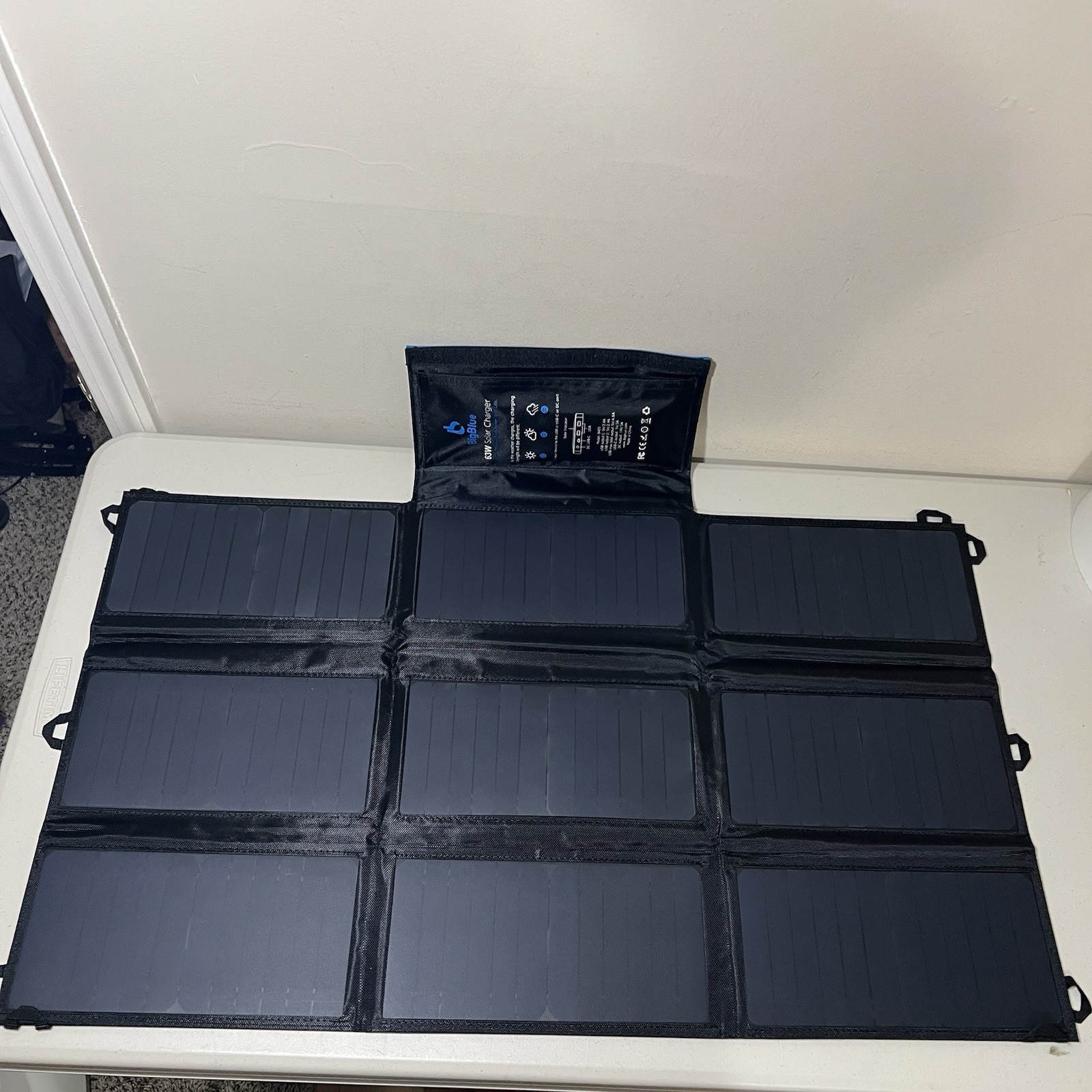 BigBlue 63W Solar Charger Portable Folding USB(2) USB-C DC No Cables Or Adapters