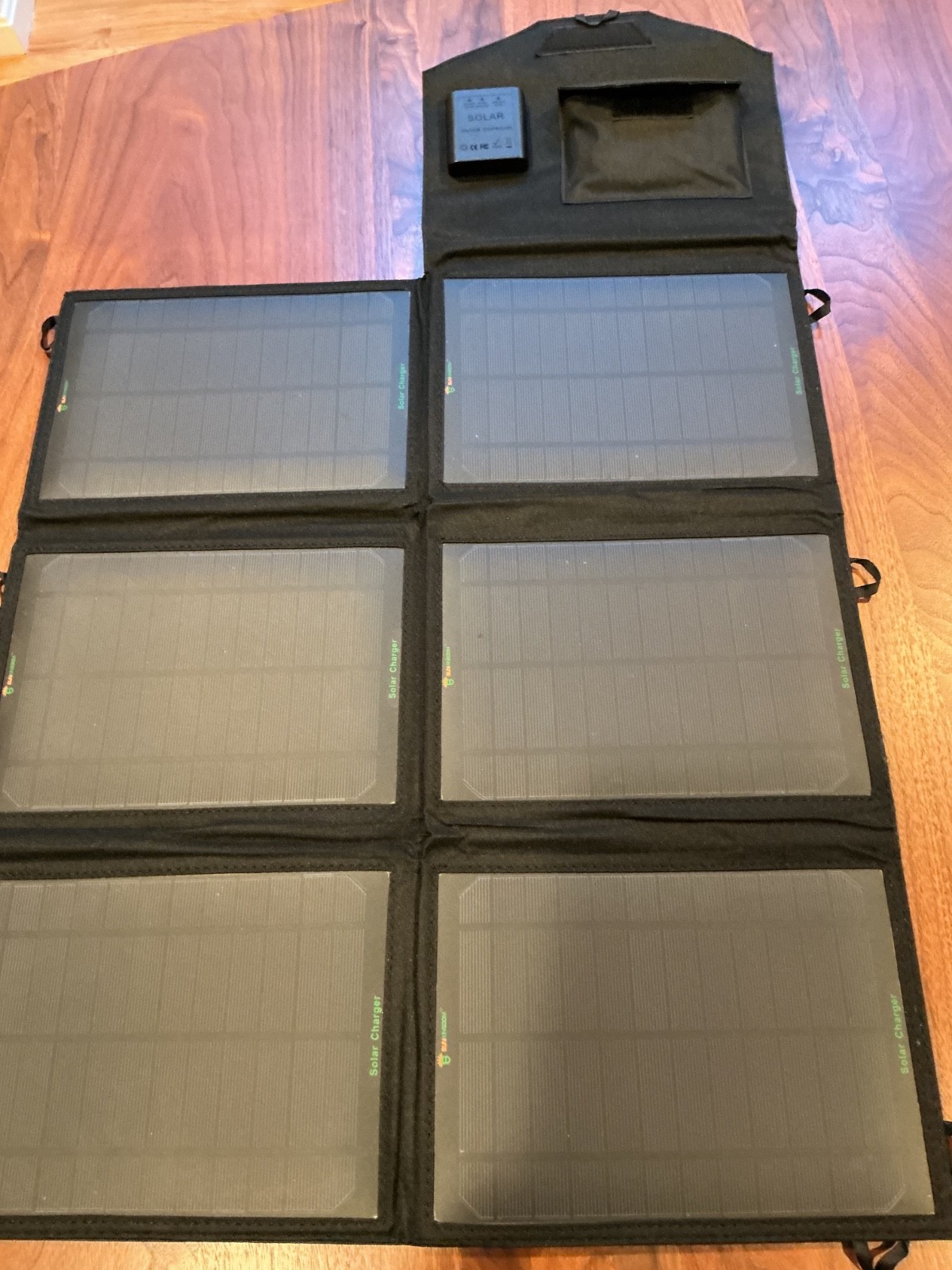 SUN KINGDOM PORTABLE FOLDING SOLAR PANEL 39 WATT.