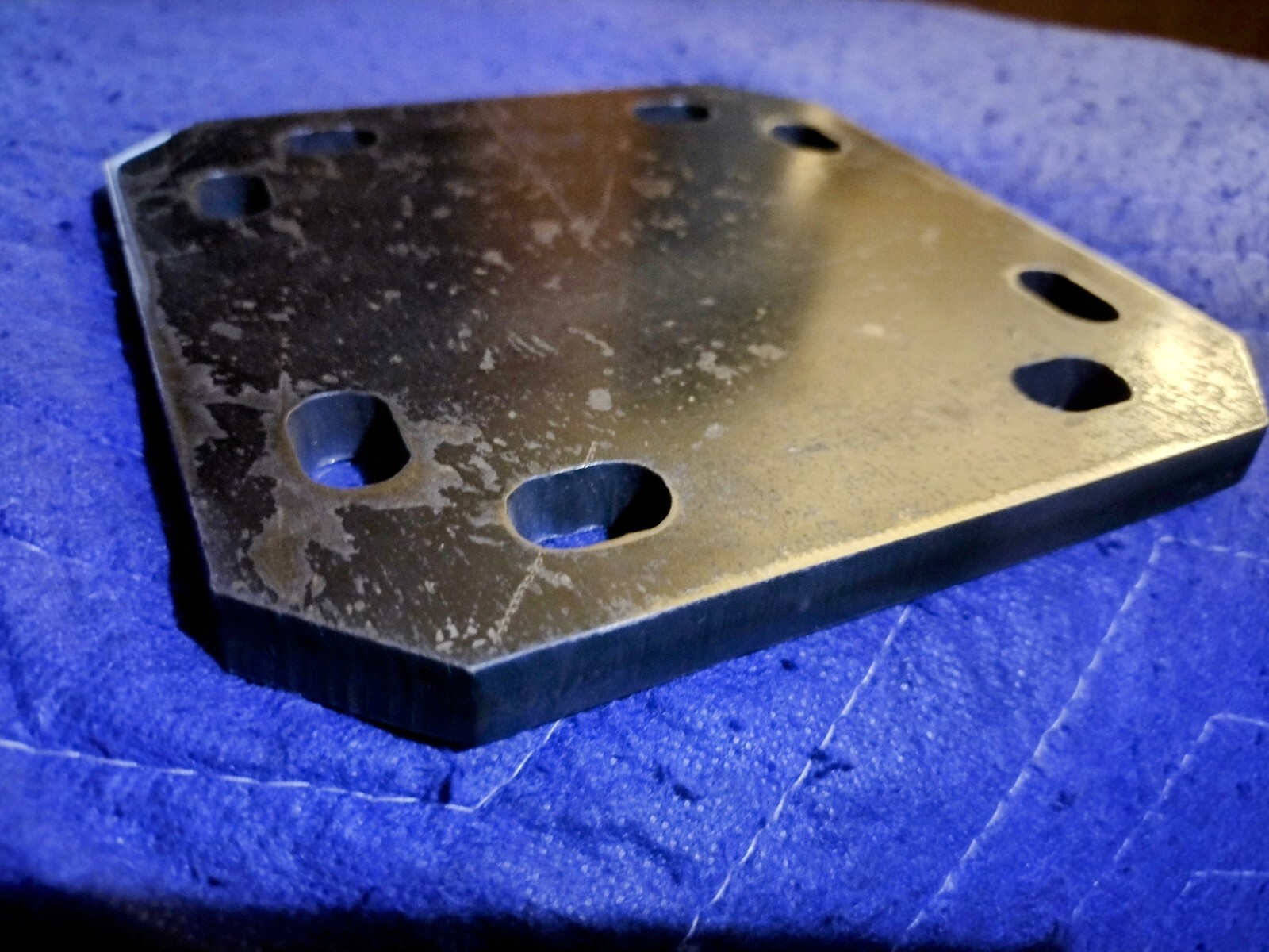 Solar Panel Mount Crossover 1/4 steel. U-bolts not included.