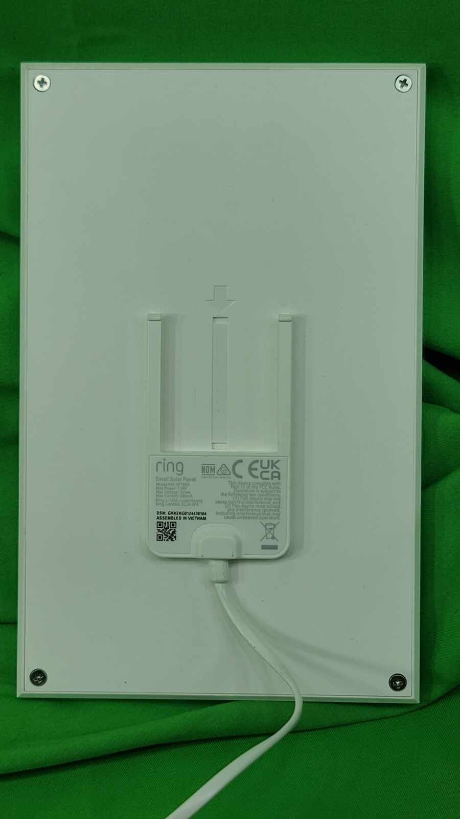Ring Small Solar Panel 1.9W for Stick Up Cam White 5F78E9-USB-C