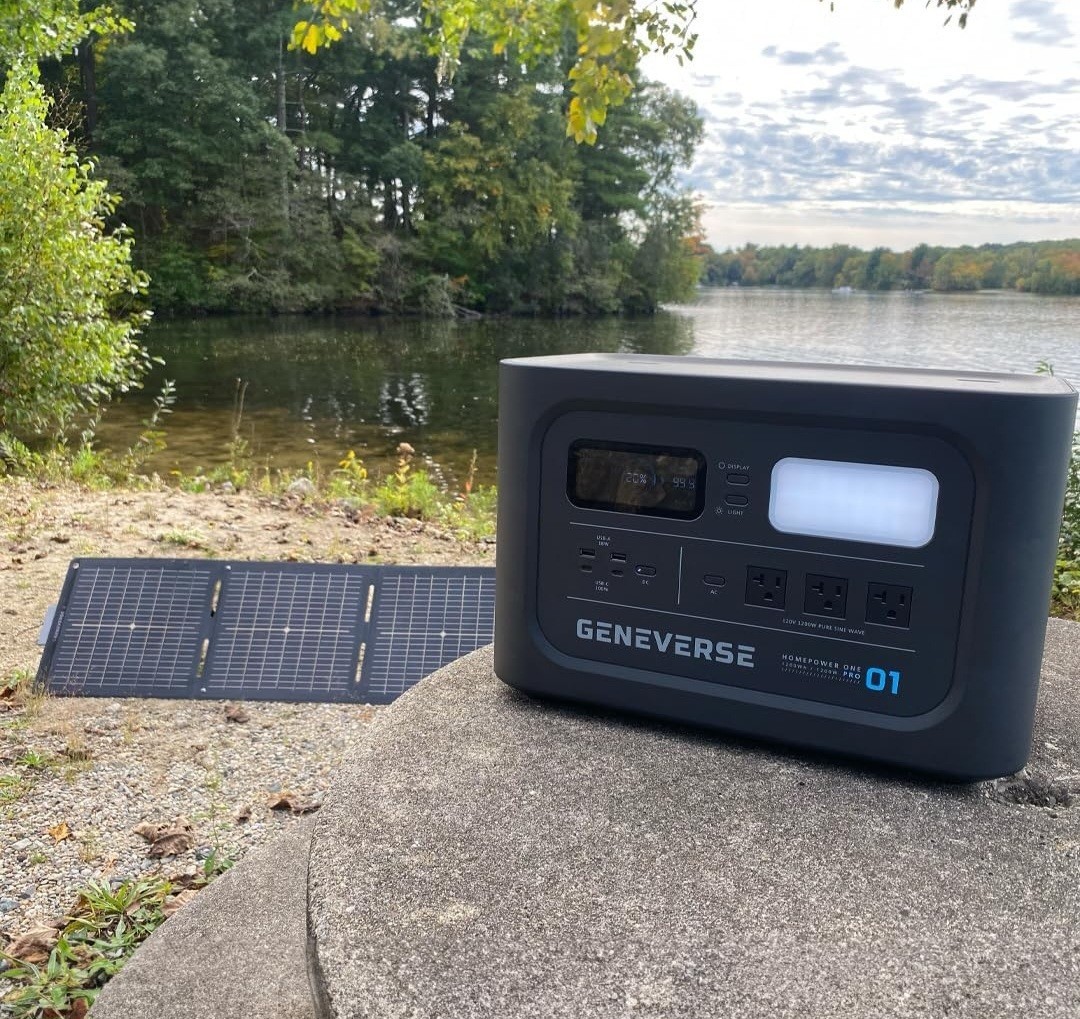 GENEVERSE (60-GVUS-SG2M2) 1210Wh Solar Generator Bundle – NEW!