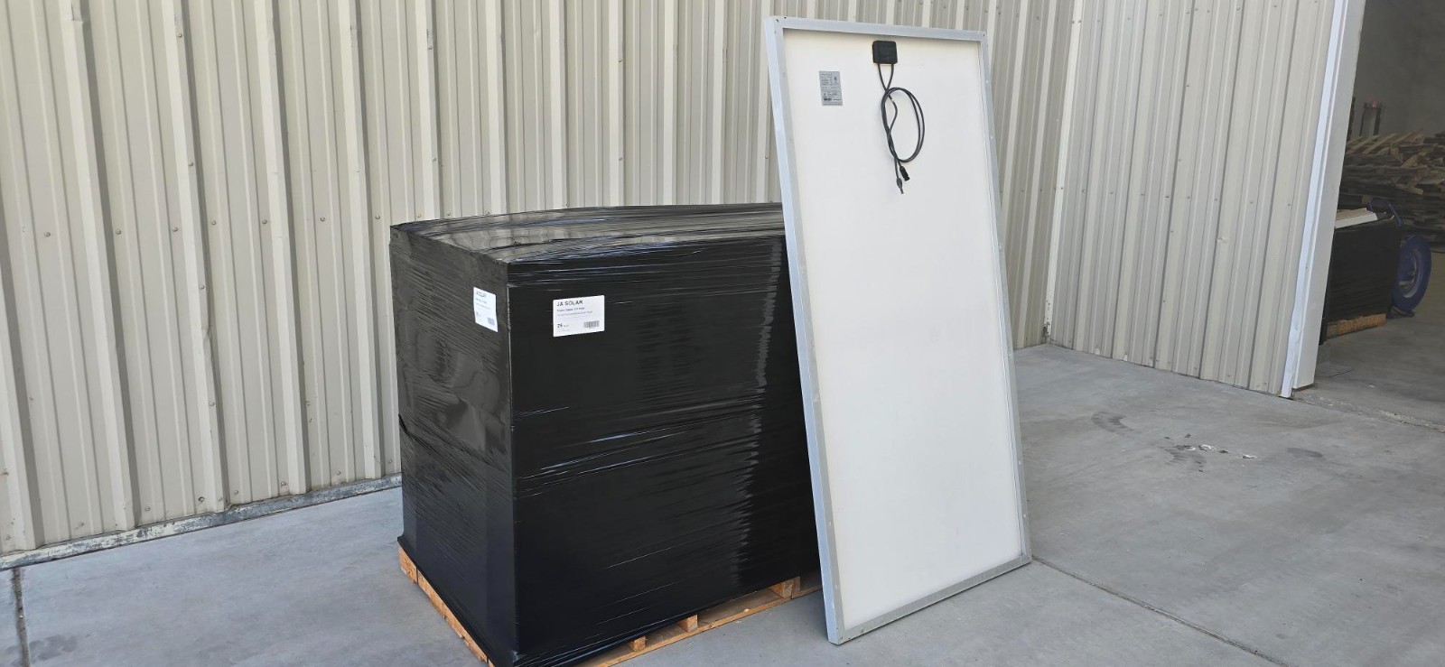LOT OF 25 JA Solar 310 Watt Multicrystalline Solar Panels PN: JAP6-72-310/3BB