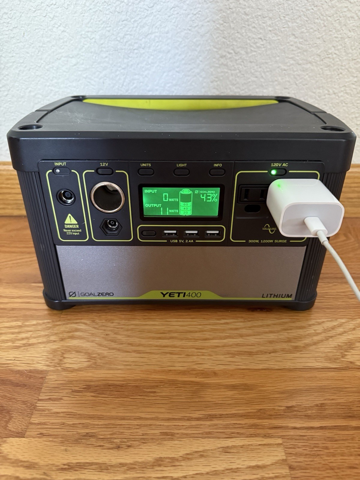 Goal Zero Yeti 400 Portable Power Station Lithium, comes with No Charger