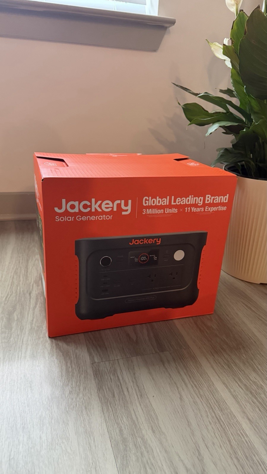 Jackery Power Station Explorer 600 Plus Portable Solar Power Station ️‍