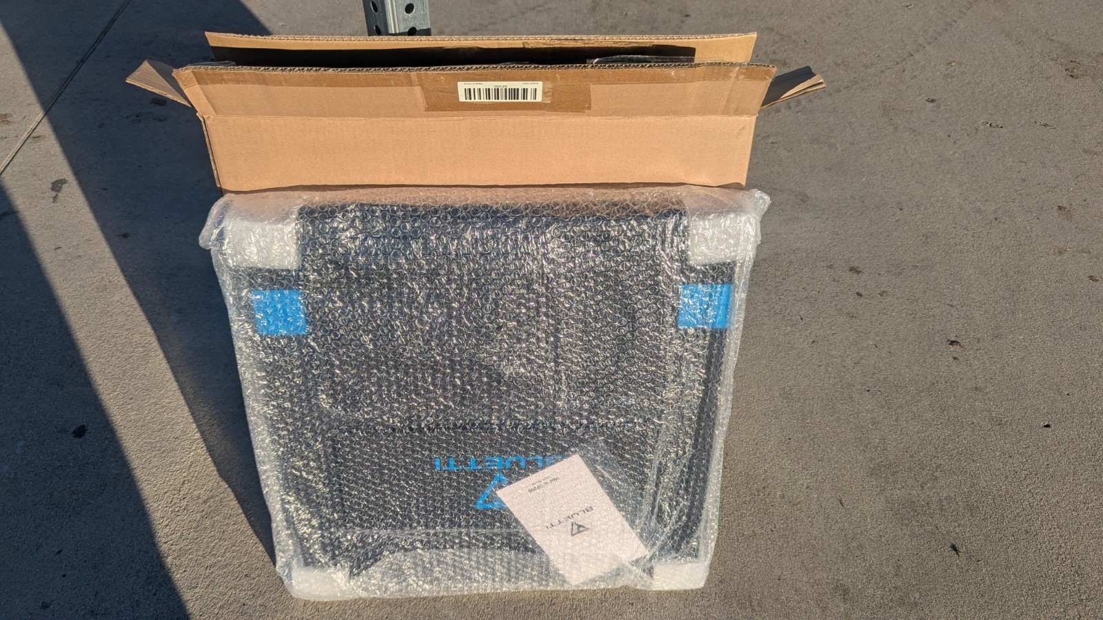 BLUETTI SP200 200w Solar Panel Portable Foldable BNIB New