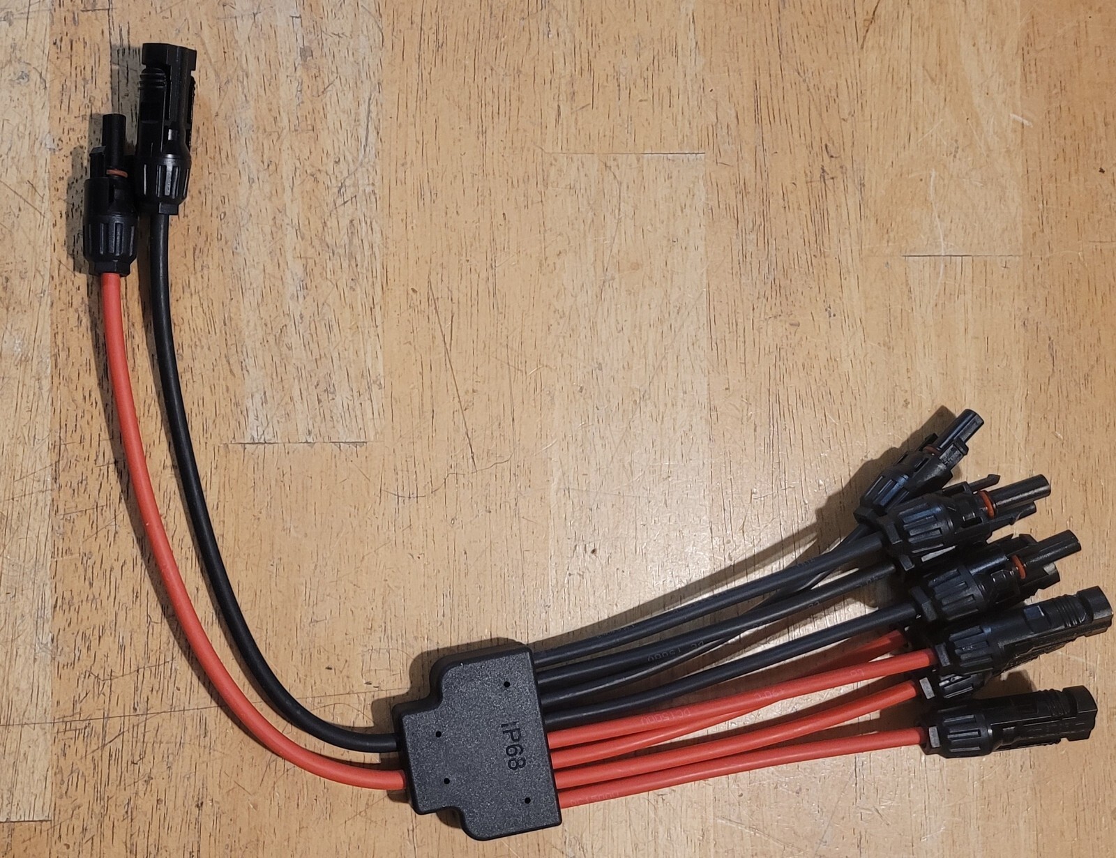 Tool-Free Solar Connectors for 2-3-4 Solar Panels, Water Proof