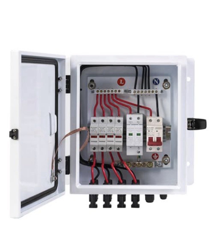 4 String Metal Solar Combiner Box, IP65 Waterproof PV Combiner 20A Rated Fuse