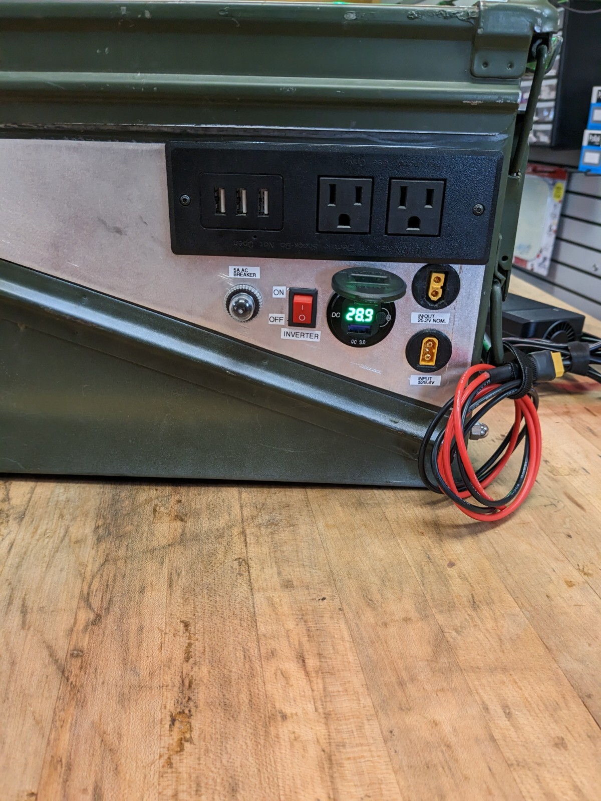 Off Grid Ammo Can Backup Battery Solar Generator 1500wh Capacity 600w Inverter