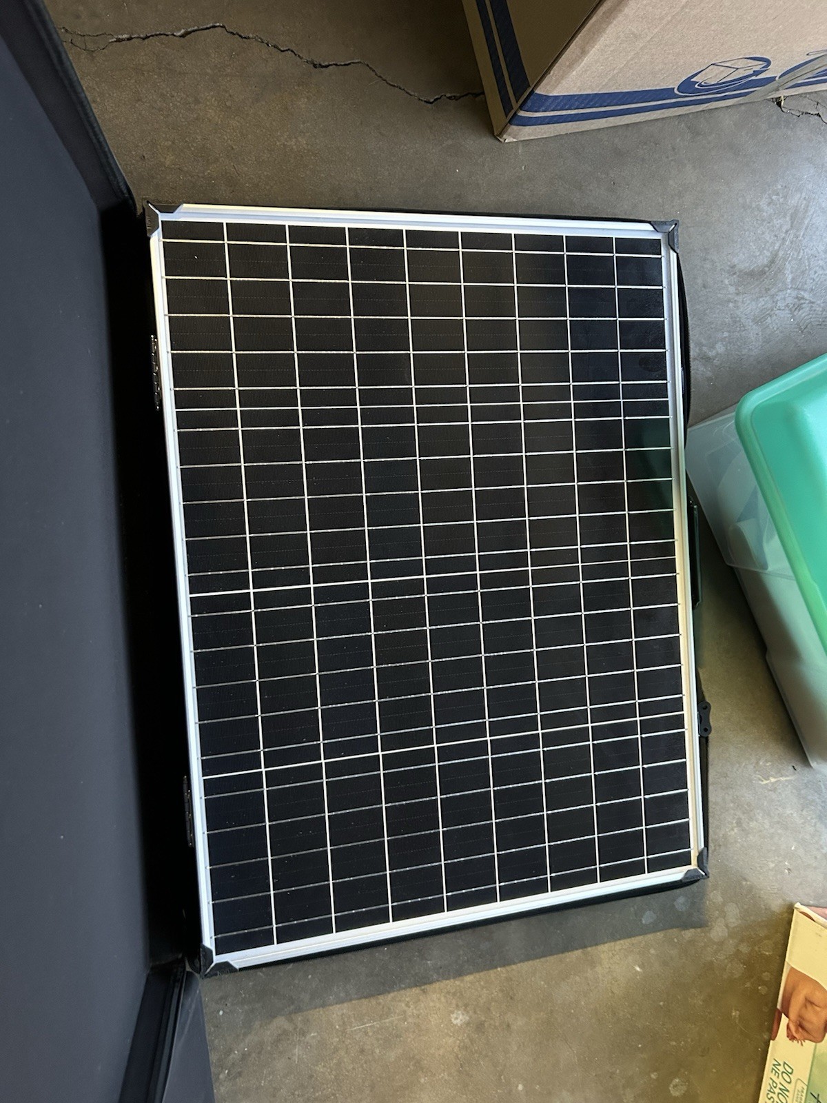 100 Watts – Each panel is a high-efficient 100W, 24V 5x-Panels Lifecycle-20 Year