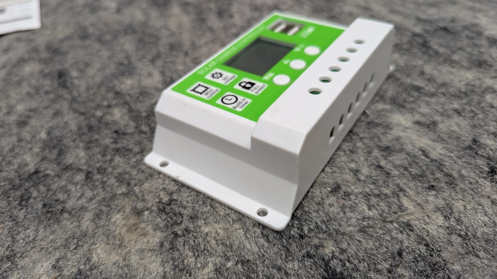10A Solar Panel Battery Charge Controller 12V/24V LCD Regulator Auto Dual USB US