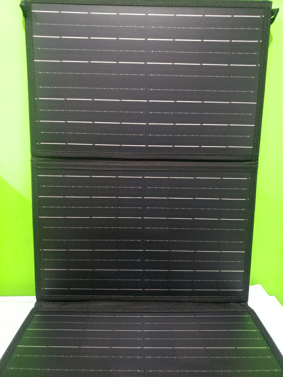Apowking 60W Foldable Solar Panel 12/18V, DC Outlet Solar Generator, Portable