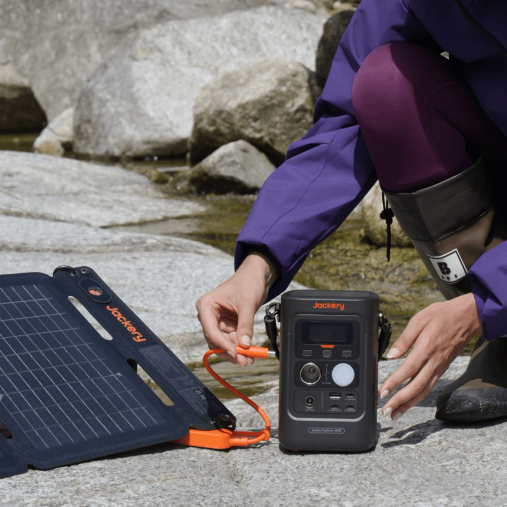 Jackery Explorer 300 D Portable Power Station 288Wh 100W Solar Input