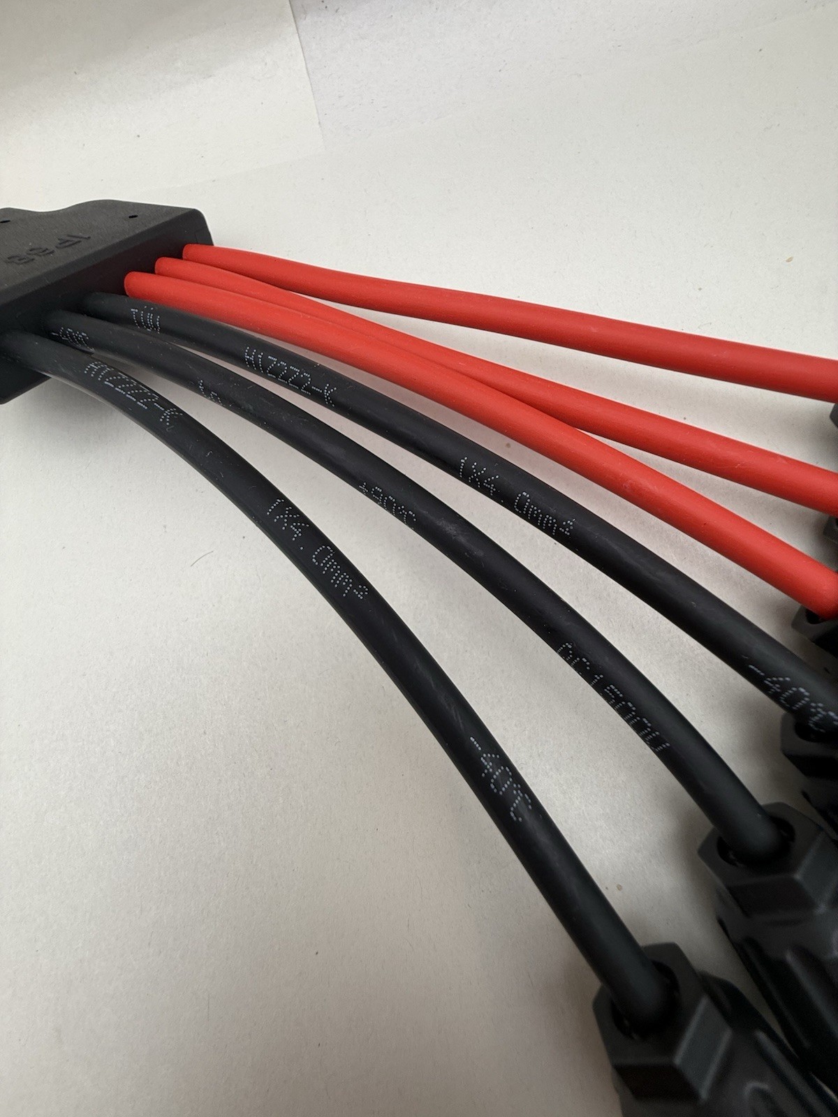 Solar Connectors for 3 Solar Panels, Tool-Free Solar Panel Wires and Connectors