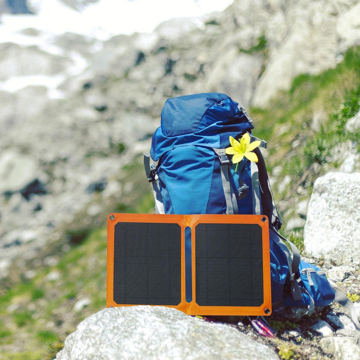 Thunderbolt Solar 9w Foldable Solar Panel. New! Item 57970