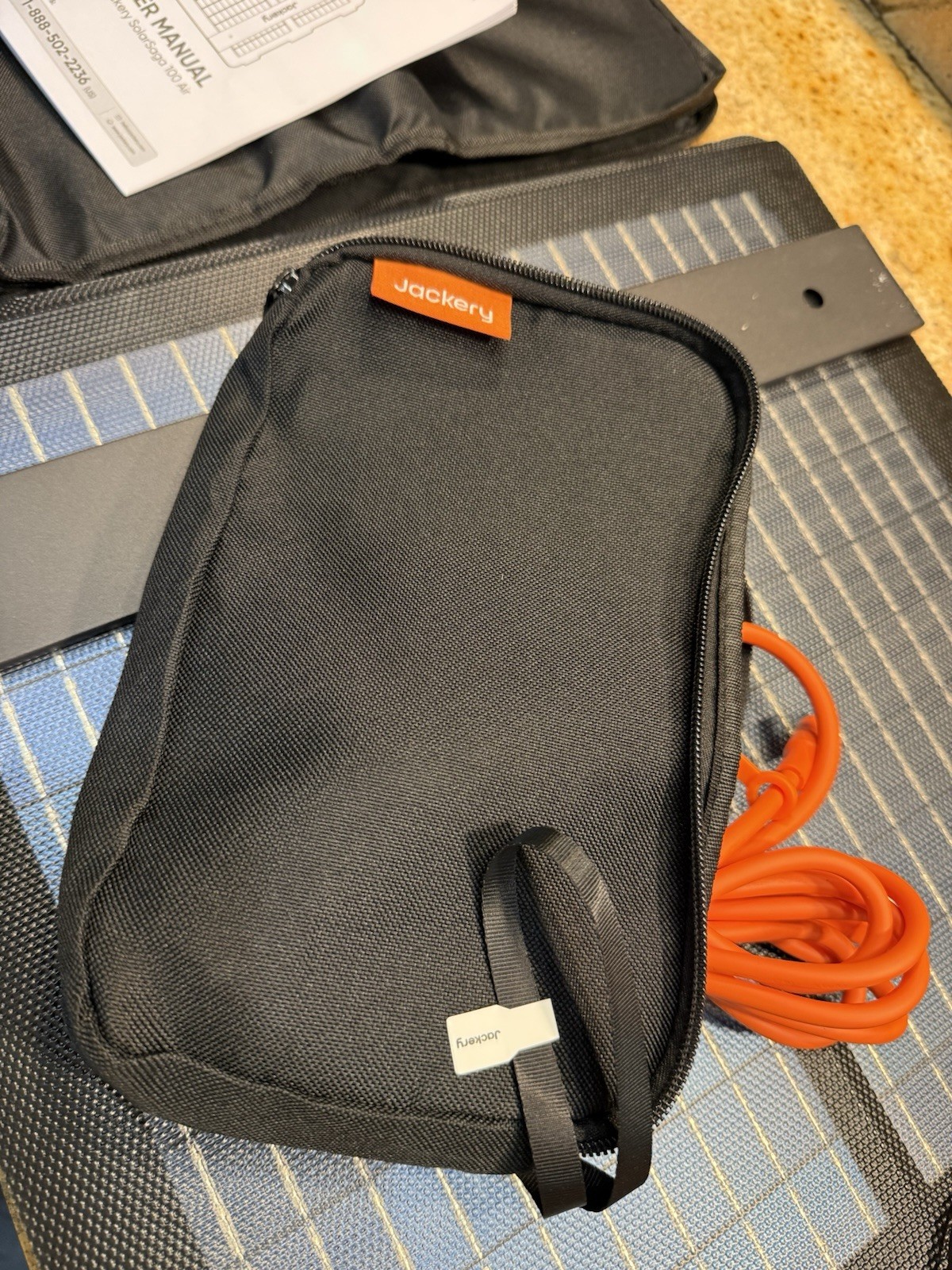 Jackery SolarSaga 100W Air Black Lightweight Waterproof Outdoor 100W Solar Panel