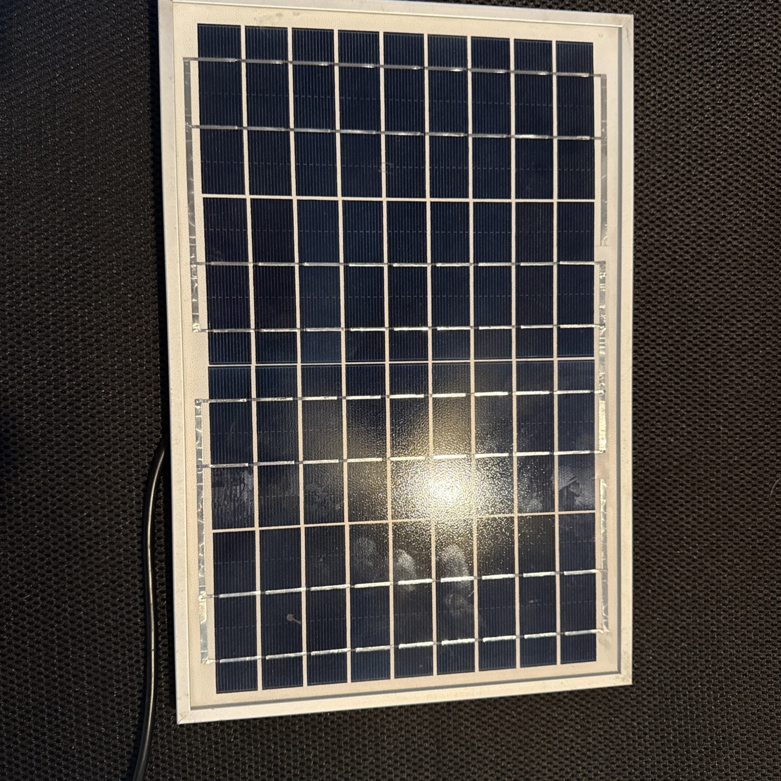 NEW small solar panel 18v 10Watt Aluminum frame, with 4 mounting holes