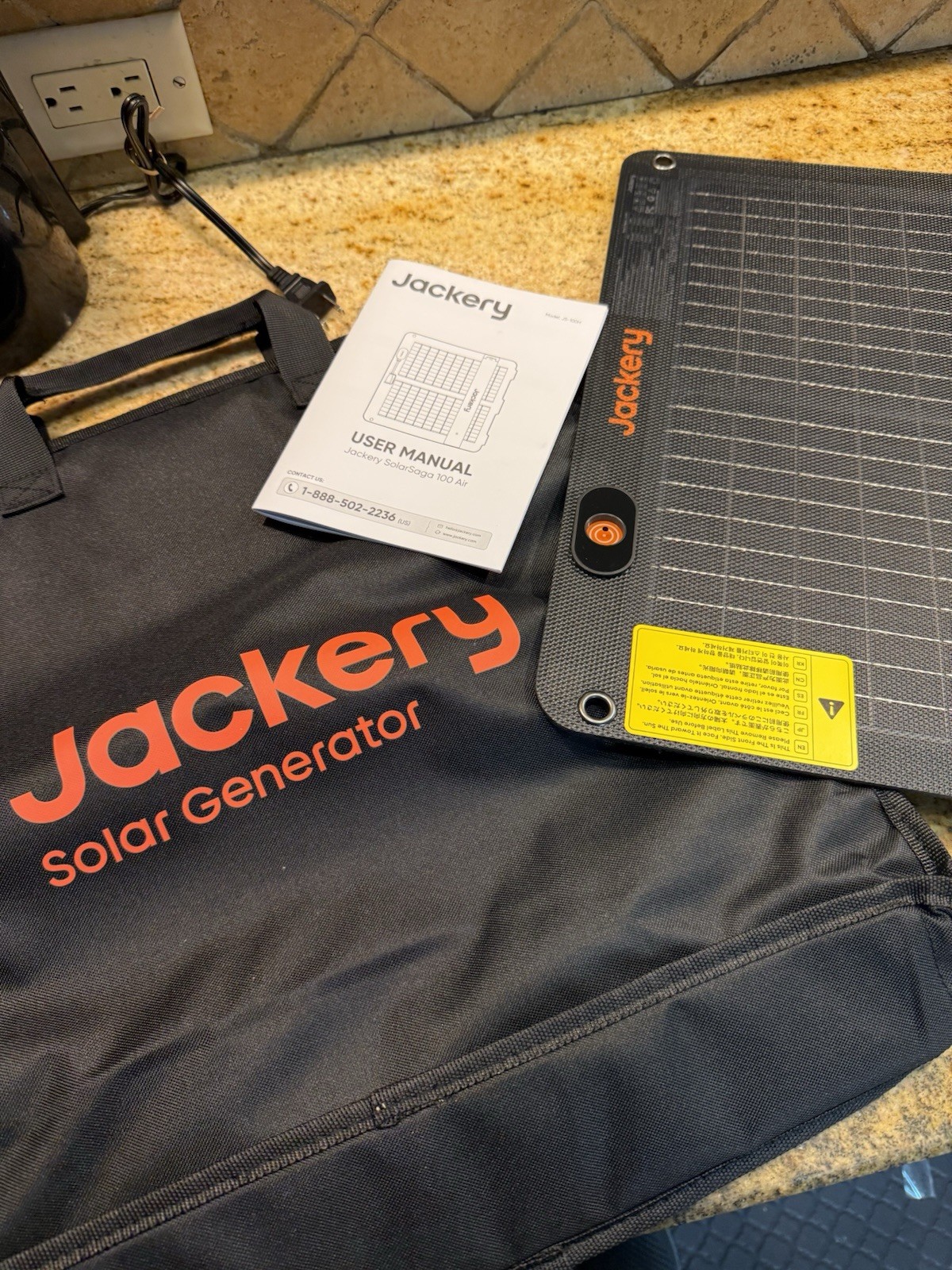 Jackery SolarSaga 100W Air Black Lightweight Waterproof Outdoor 100W Solar Panel