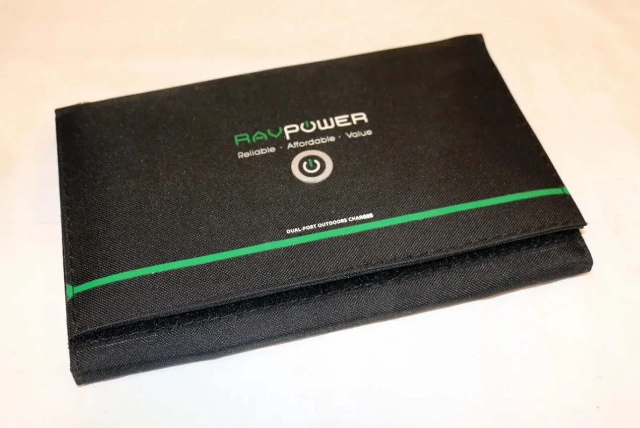 16W OUTDOOR FOLDABLE DUAL-PORT SOLAR CHARGER Model RP-PC008 a RavPower product