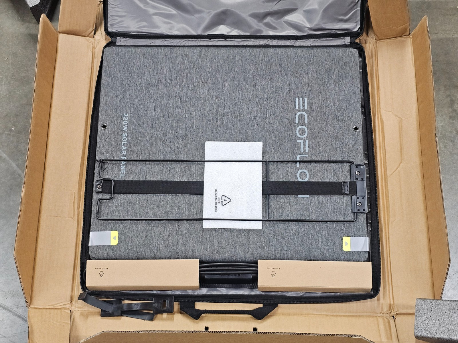 EF ECOFLOW 220 Watt Portable Solar Panel, 25% High Conversion Efficiency