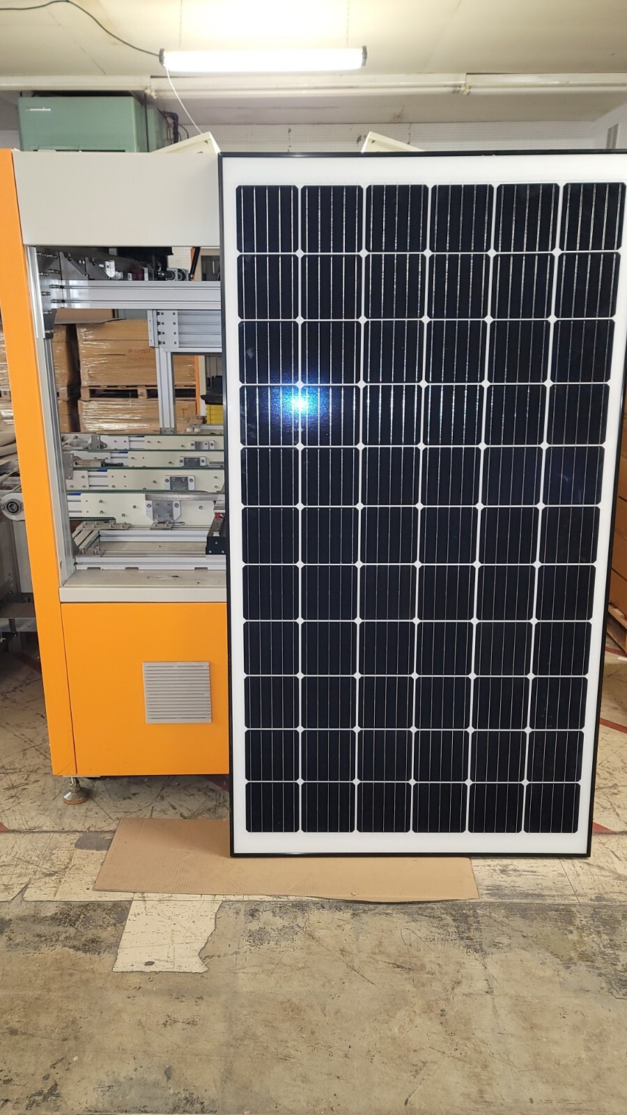 1- 375 W SOLAR PANEL 12 V AMERICAN MADE 22.7% CELLS PERFECT FOR NEW RV’S 20 amp