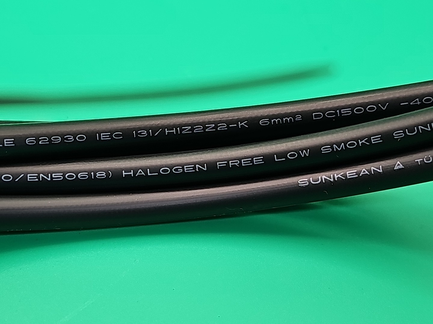 Renogy 10Ft 10AWG Solar Extension Cable with Male and Female Connector Black