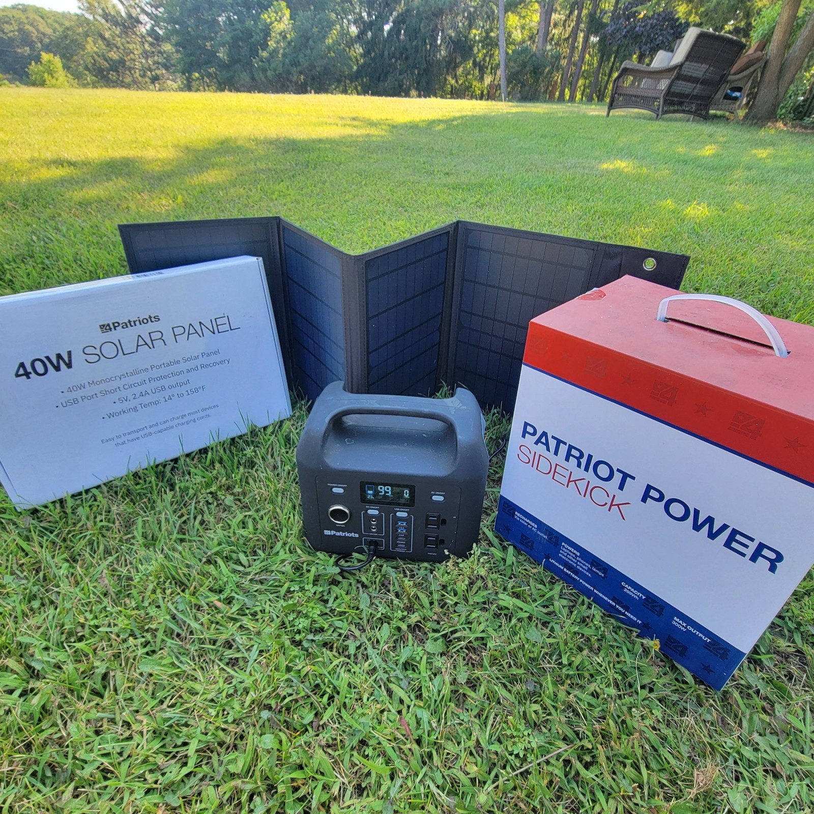 4Patriots Power Sidekick 300W Solar Generator 40W Solar Panel EUC In Box