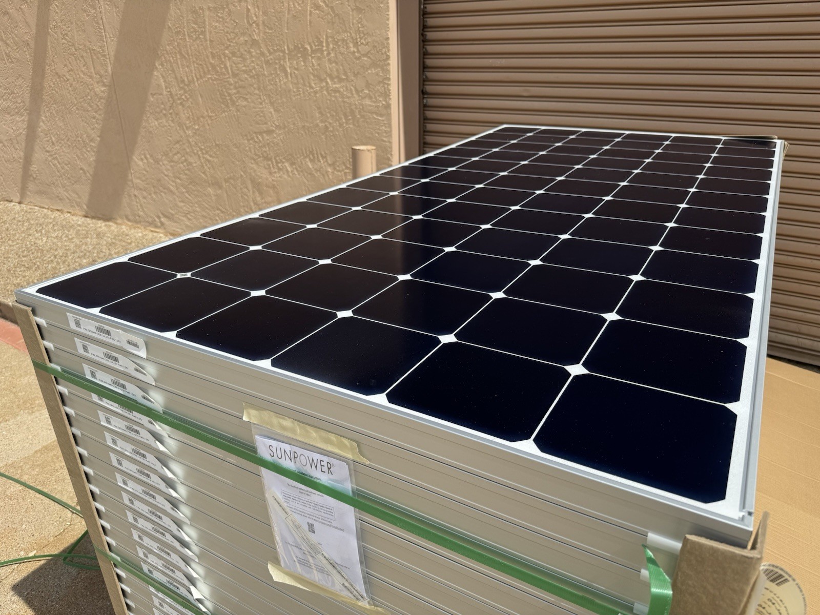 25PC Pallet of SunPower Maxeon 440W SPR-A440-COM Solar Panels