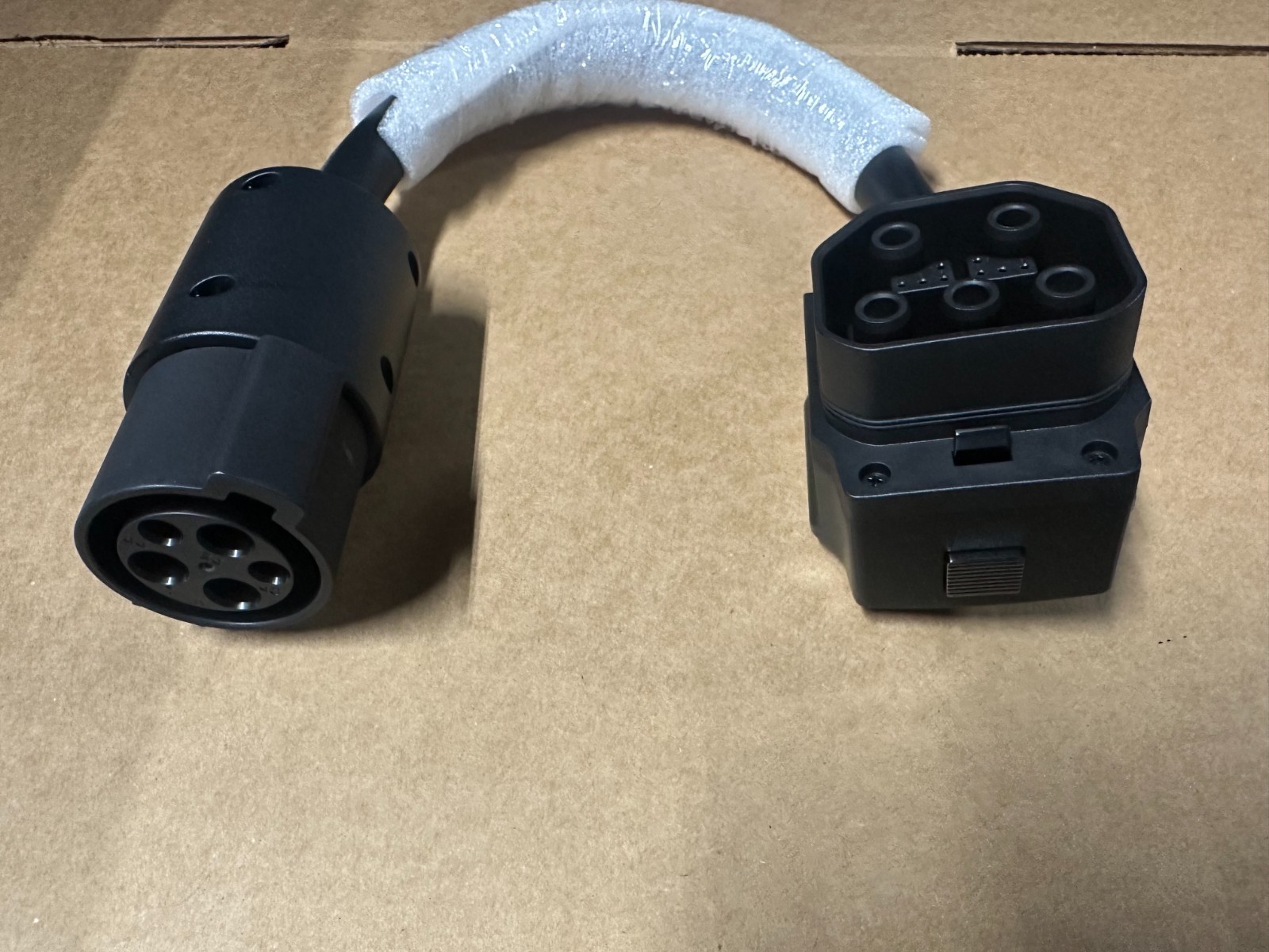 EcoFlow DELTA Pro Ultra EV X-Stream Adapter for Fast and Reliable EV Charging