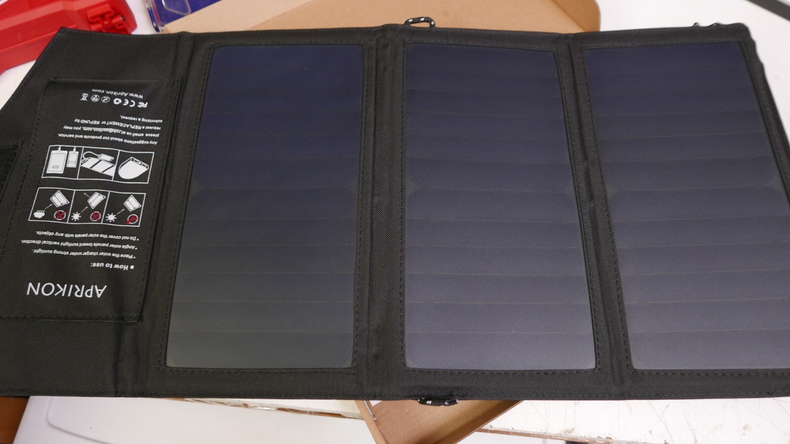 Aprikon SOLAR CHARGER DUAL USB FOLDING 15W charger
