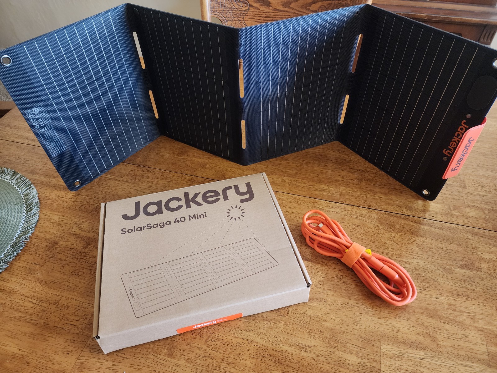 Jackery SolarSaga Black Portable Waterproof Foldable 40W Mini Solar Panel