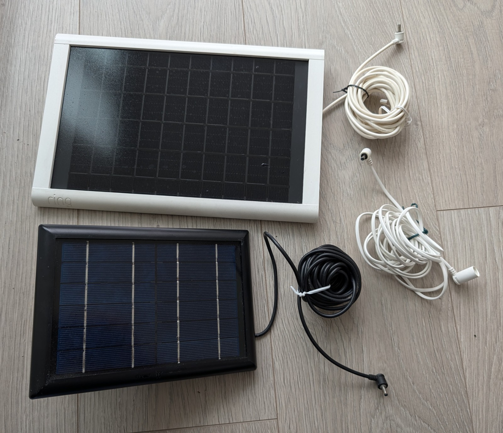 Ring solar panel 2-pack, 1x 5W, 1x 2W, w/ 10ft extension cable