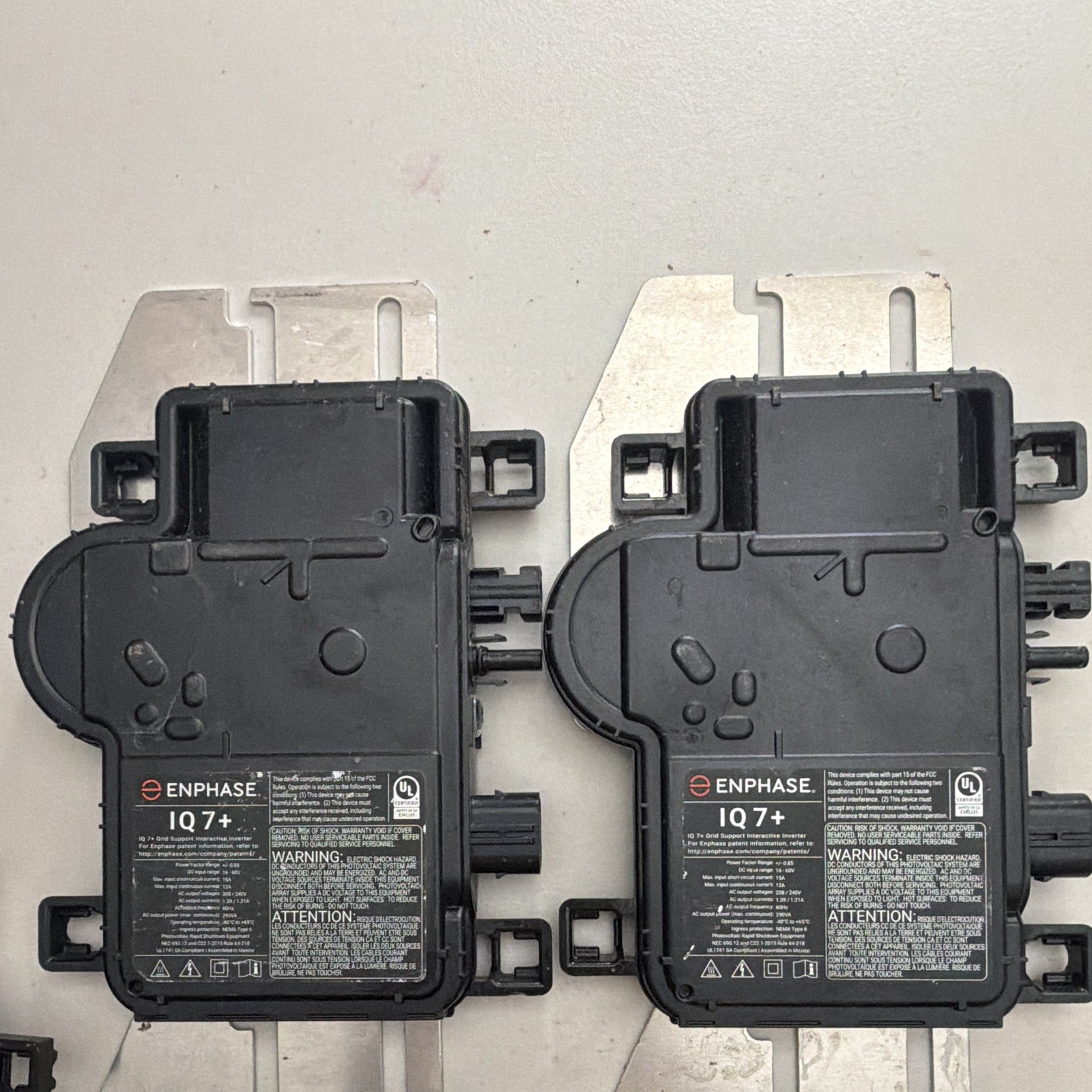 Enphase IQ7+ Microinverter Lot of 5 Grid-Tie 240V 290W IQ7PLUS-72-2-US