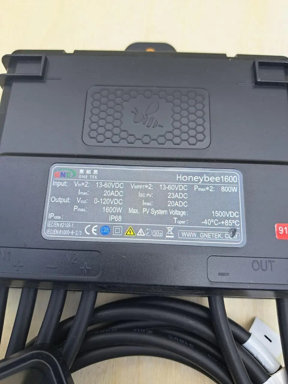 Honeybee 1600 power optimizer for two solar photovoltaic modules (Pmax=2*800W)