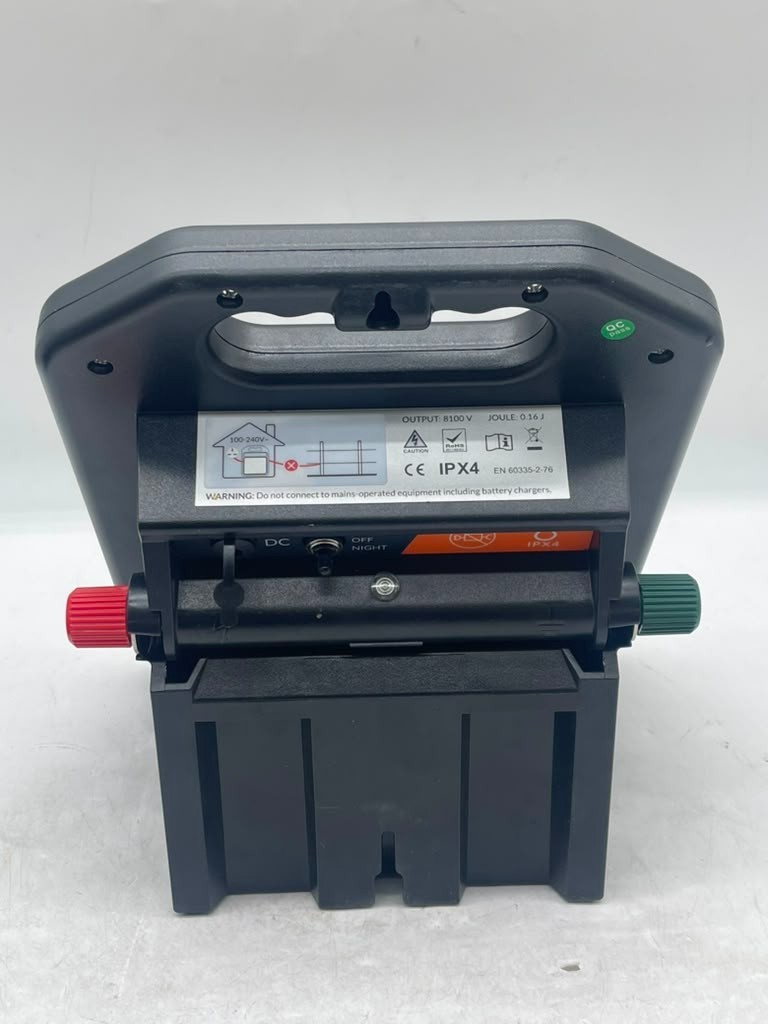 Helios Mini 160 10 Mile Solar Electric Fence Charger Energizer 0.16J Day-USED