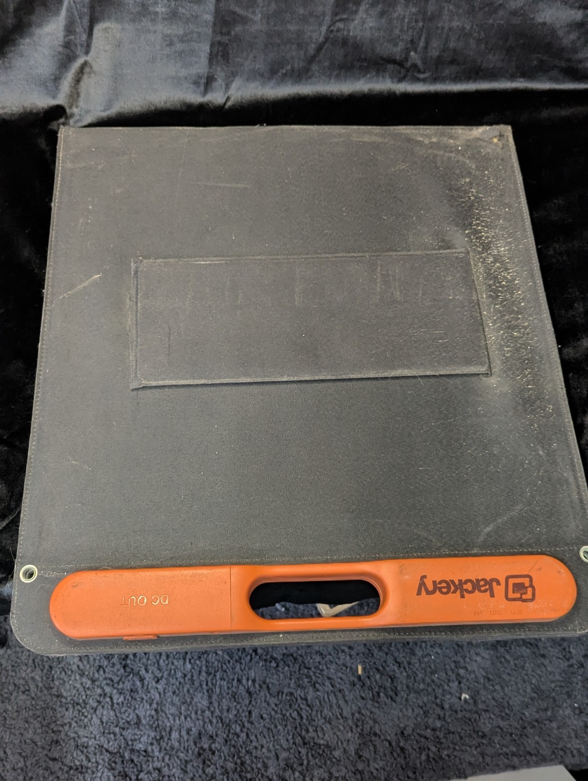 DOESN’T WORK! SELLING FOR PARTS! Jackery SolarSaga 100W Solar Panel
