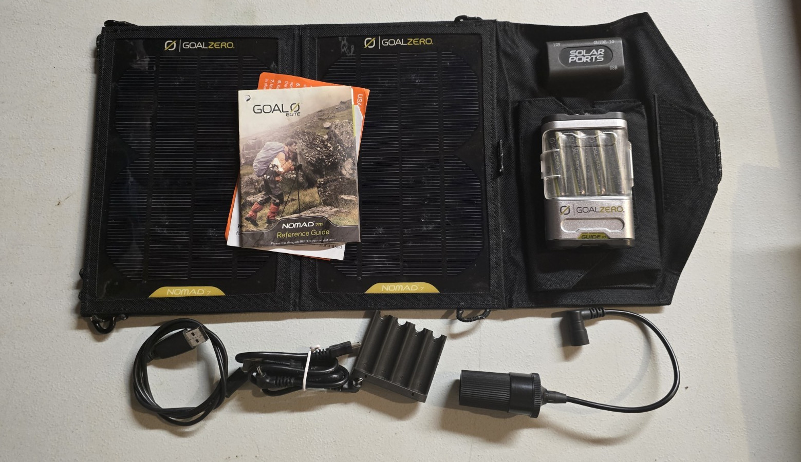 Goal Zero Nomad 7 Foldable Portable Solar Panel Kit, Monocrystalline, Case