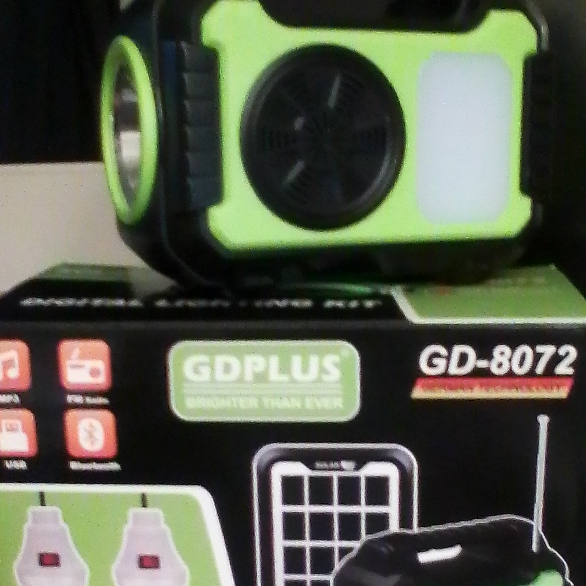 GDPLUS GD-8072 Portable Solar Generator Panel Kit w/ USB, Waterproof, Off-Grid