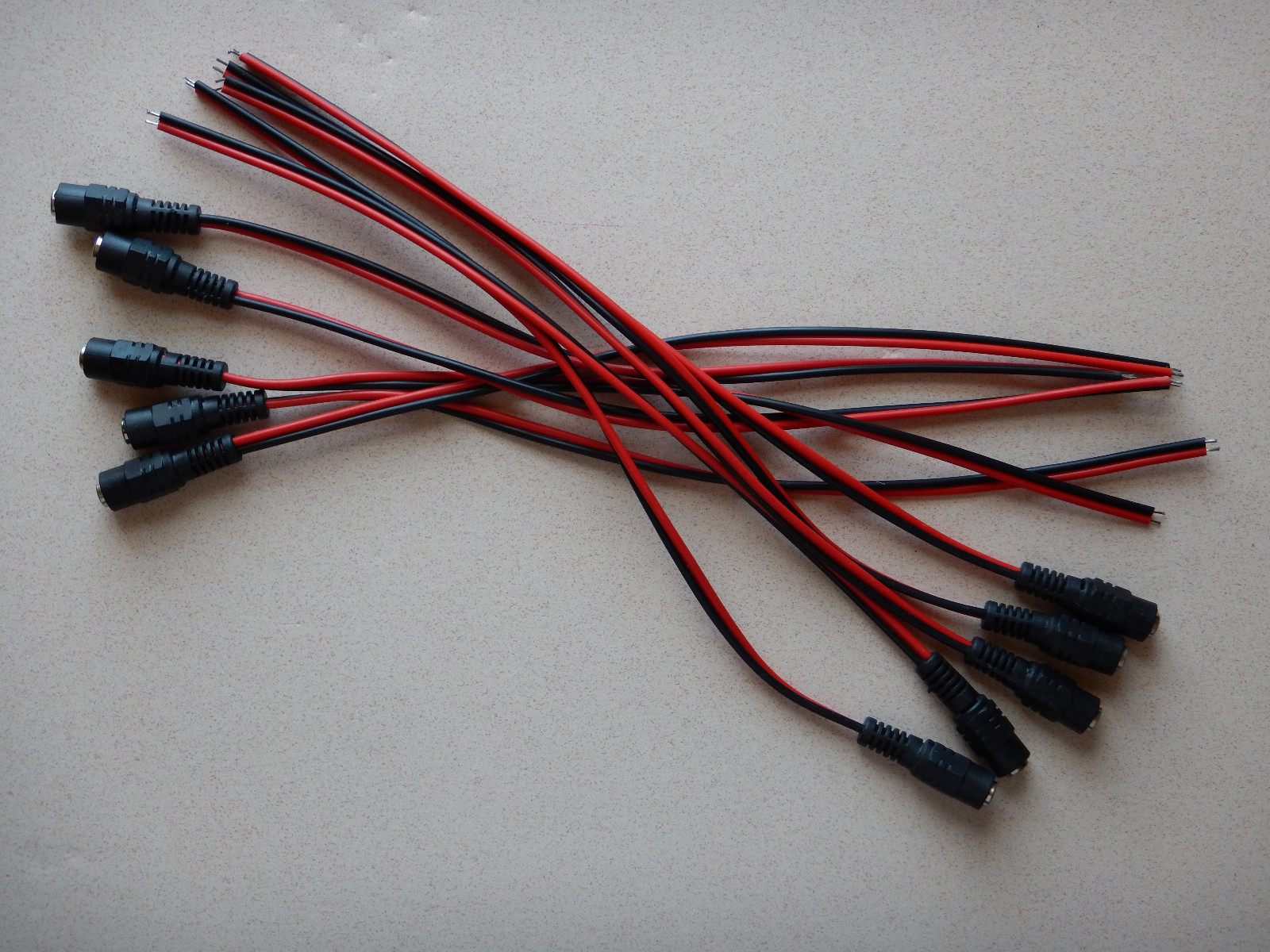 5 or 10 female connector adapters 5.5 mm x 2.1 mm used with li-on battery packs