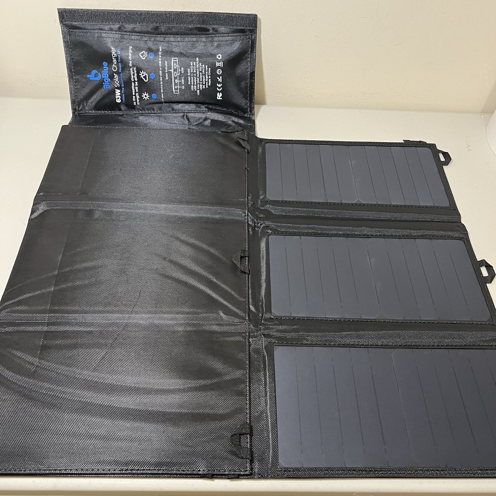 BigBlue 63W Solar Charger Portable Folding USB(2) USB-C DC No Cables Or Adapters
