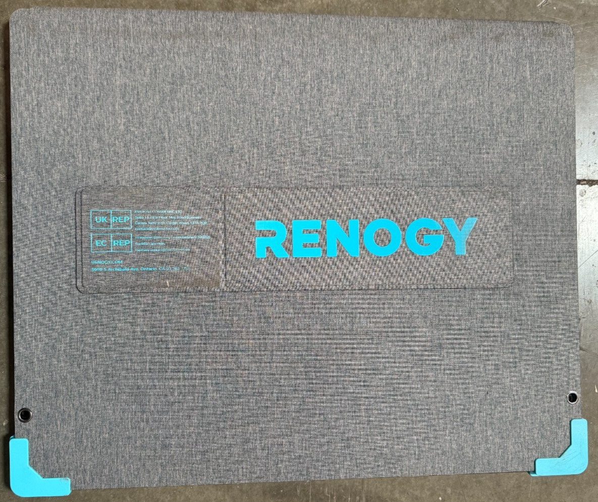 Renogy E.FLEX 120W Portable Solar Suitcase Foldable Solar Panel Off Grid Camping