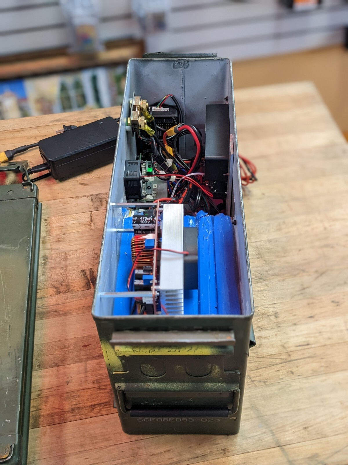 Off Grid Ammo Can Backup Battery Solar Generator 1500wh Capacity 600w Inverter