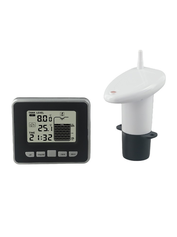 Efficient water tank level gauge with accurate indoor temperature monitoring